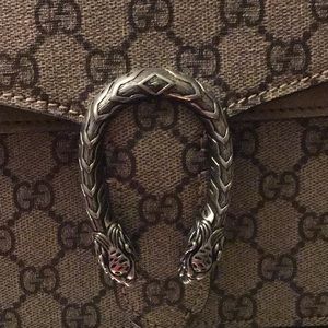 Meet your Posher, Natasha